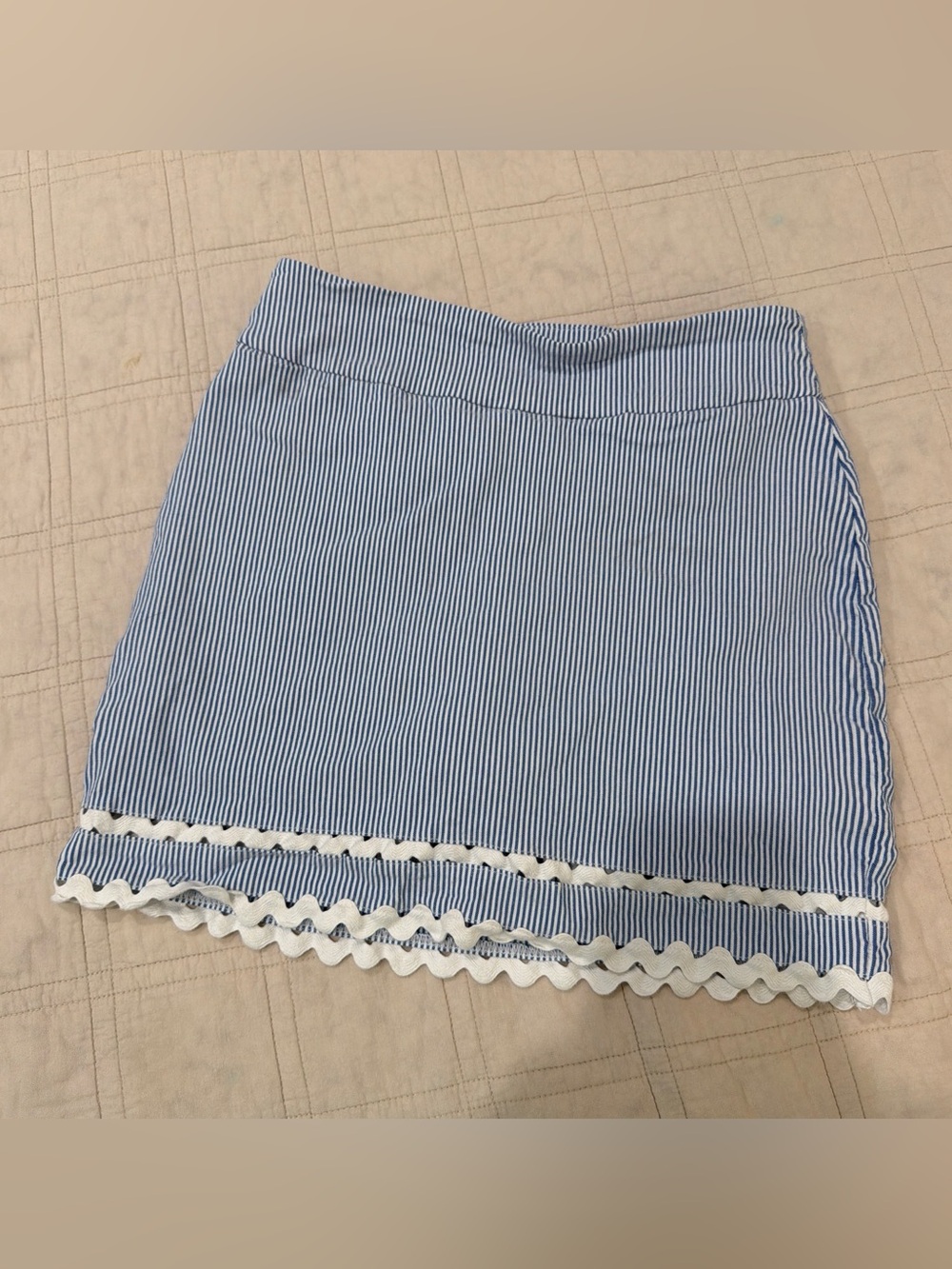 crown & ivy Blue and White Striped Mini Skort  with Scalloped Trim